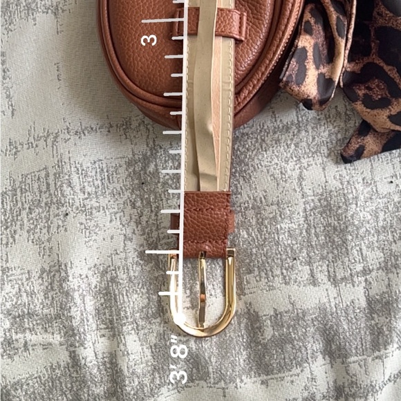 Leather Pouch With Bow - Picture 3 of 7